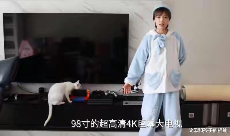  “刀尖上跳舞”的党妹，被资本“捧杀”后，仅仅1个月就彻底沦为“弃子”？