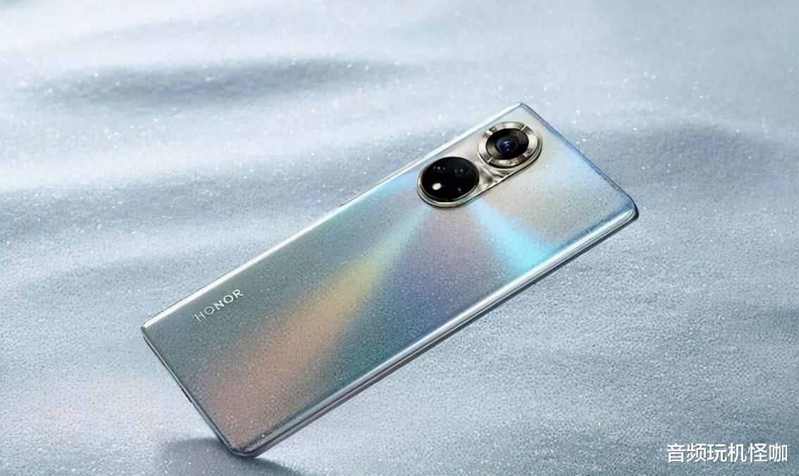 荣耀|旗舰背后质的转机!6.72寸超曲屏+100W快充,专走不寻常道路