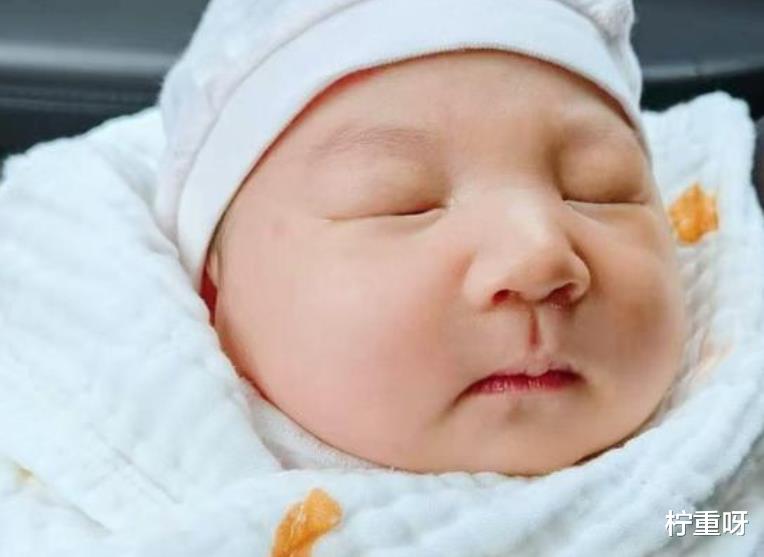 林生斌|林生斌晒女儿暖暖照片，却彻底翻车，深情人设崩塌被全网吐槽