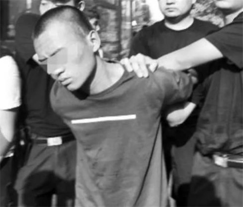 1999年湖南灭门案始末:为报杀父之仇,恶霸持刀杀死仇家一家十口