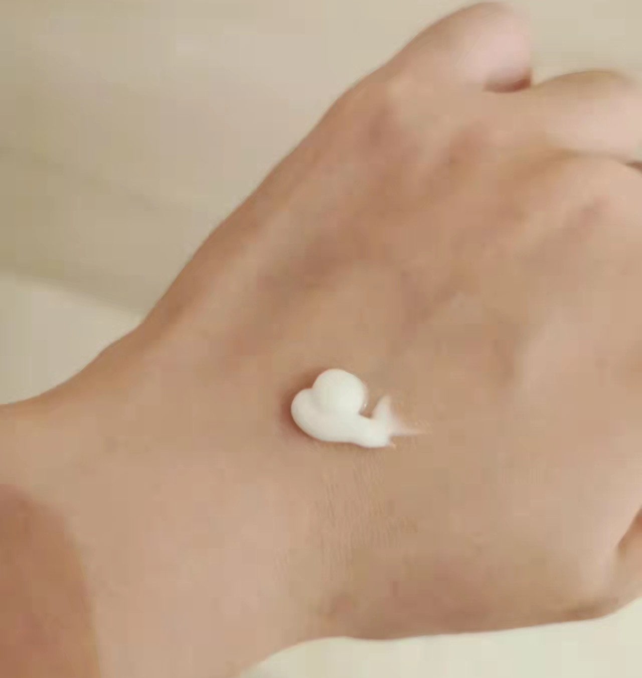 保湿|孕期平价身体乳推荐｜这5款身体乳滋润又保湿，拯救孕期大干皮