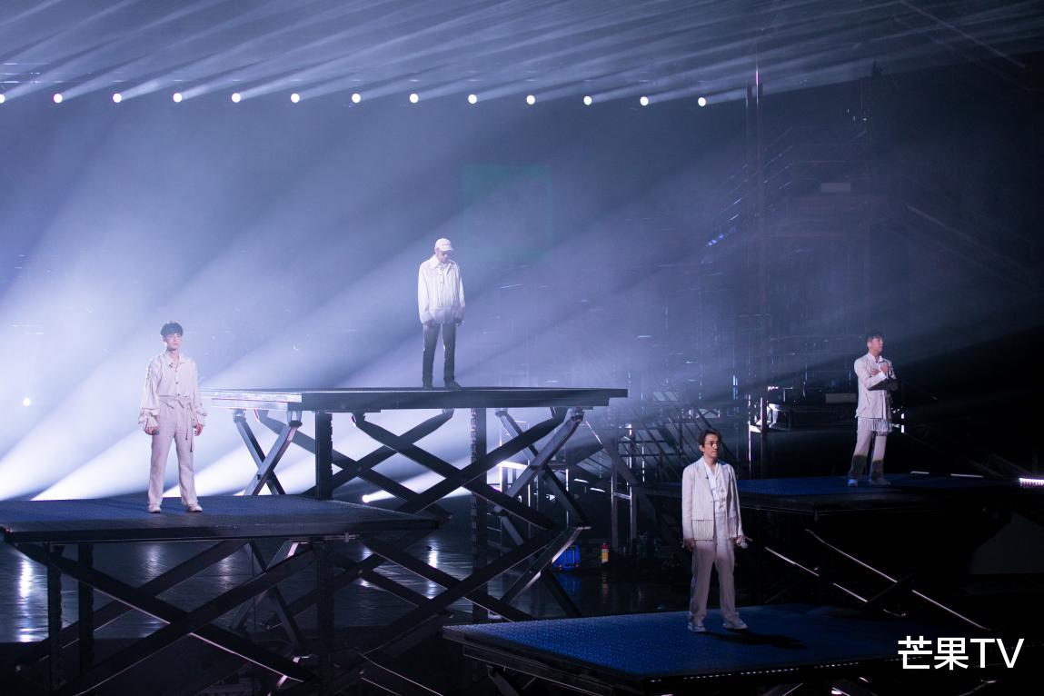 京剧|《披荆斩棘的哥哥》张智霖首次挑战“曼波舞”,张淇秀京剧唱腔掀翻全场