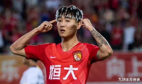 韦世豪|李铁下课后韦世豪首次公开发声，球迷解读他是话中有话，引发热议