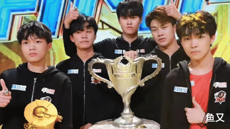 dyg战队|DYG止步八强，一副好牌打得稀巴烂，网友：小义得给情川写总结了