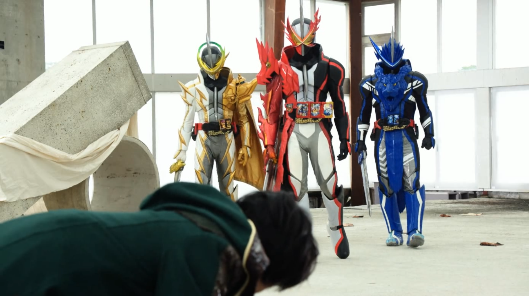 天道佩恩|假面骑士圣刃最终话:原本以为飞羽真会成神,结果是串联故事的人