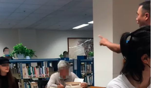 上海图书馆美女被男子“当众羞辱”引爆热议:有些人麻烦先做个人