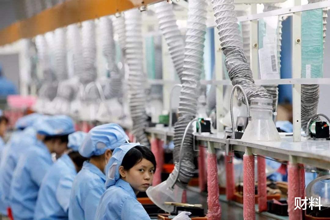 医生|国内工厂“用工荒”，外企工厂却“抢着进”，问题出在哪里？