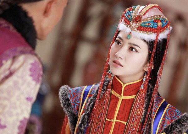 景甜|娱乐圈未解之谜：她是北影校花，被金主砸了几个亿，却万年捧不红！何解？