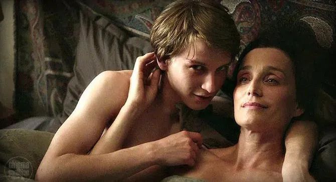 超级英雄|看完千万别琢磨，10部让人细思极恐的电影