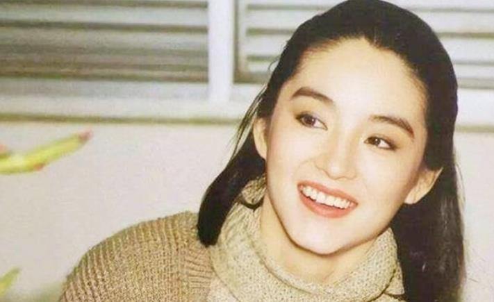 林青霞|林青霞在河南的亲姐姐，下岗每月领450元退休金，42年后姐妹团聚