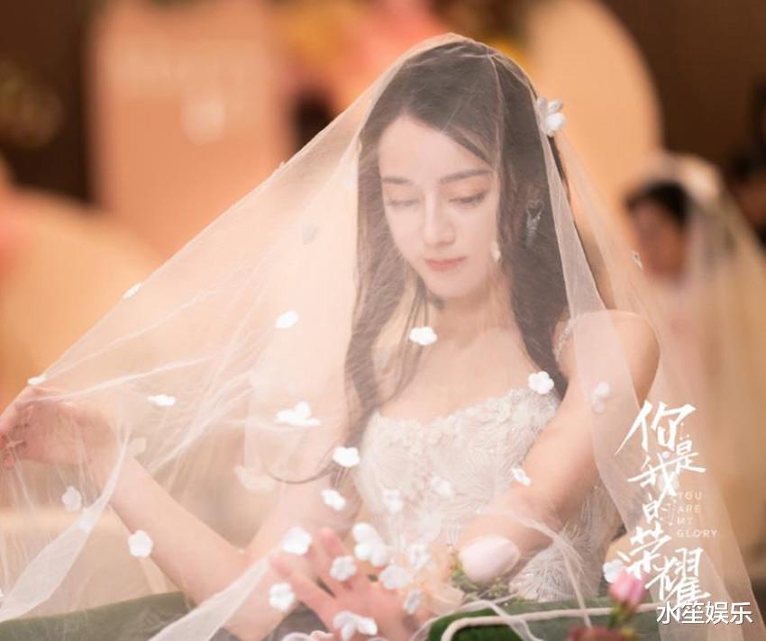 迪丽热巴|迪丽热巴登上泰国热搜，又是泰妃被美貌惊艳的一天