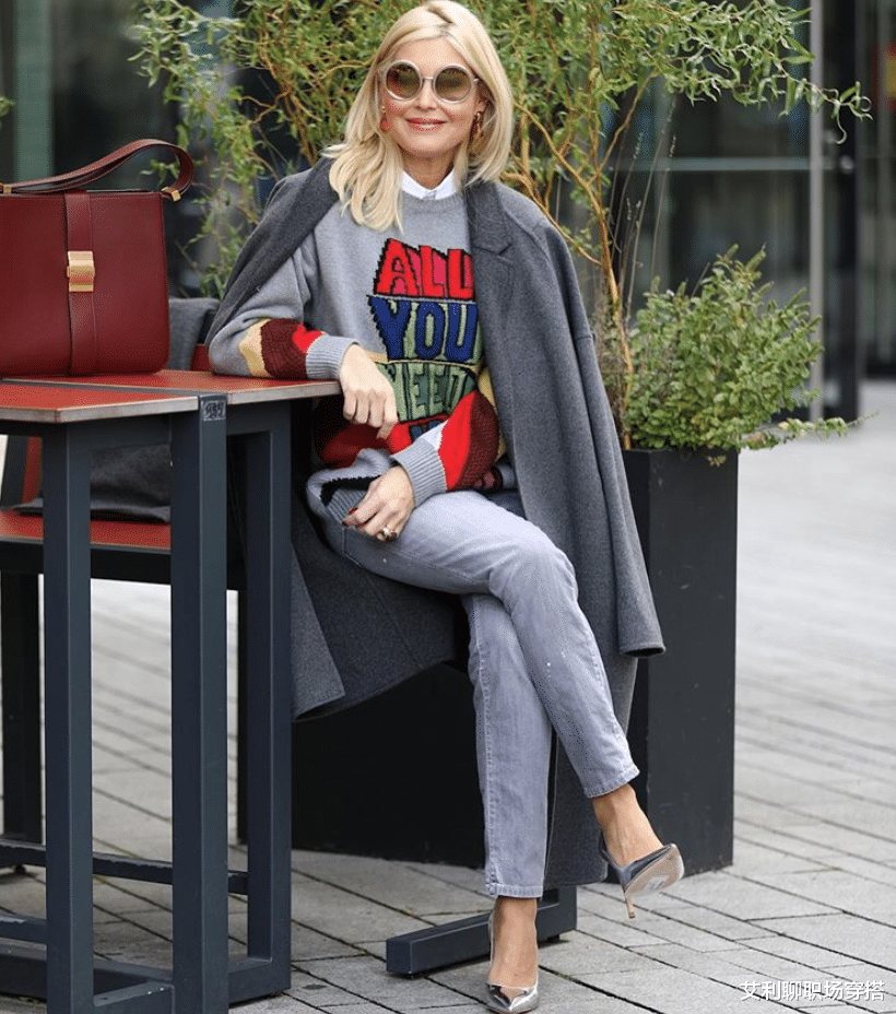 穿衣搭配|50岁女性教会我们的美丽法则，是自信与智慧兼具的风范，让魅力持续