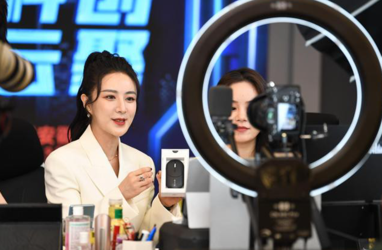 伊隆·马斯克|马斯克：我一周纳税超薇娅一年