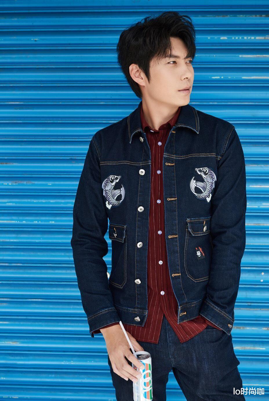 lo时尚咖|艾伦戏外乖巧模样没电影搞怪，187cm穿盐系“男友风”，一点不傻