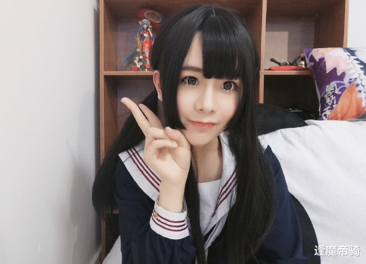 女装大佬|《假面骑士》演员撞脸轩墨宝宝，颜值相似不说，性别还相同