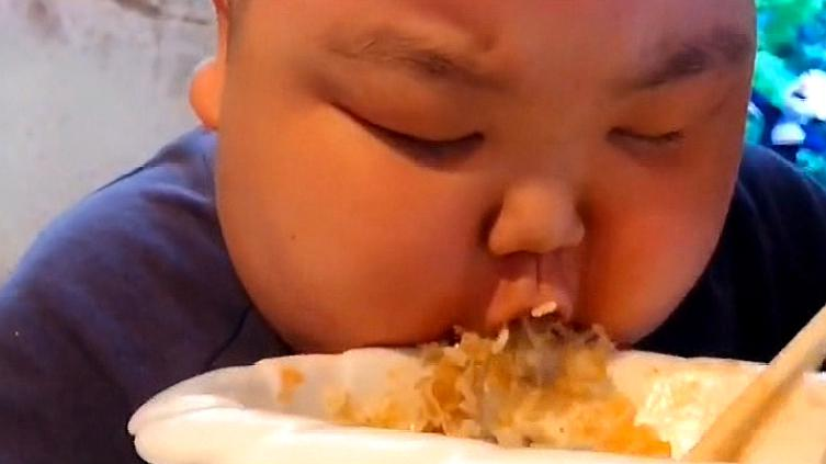 福林妈咪|长身体时让孩子多吃，他会长高还是会长胖？儿科医生告诉你