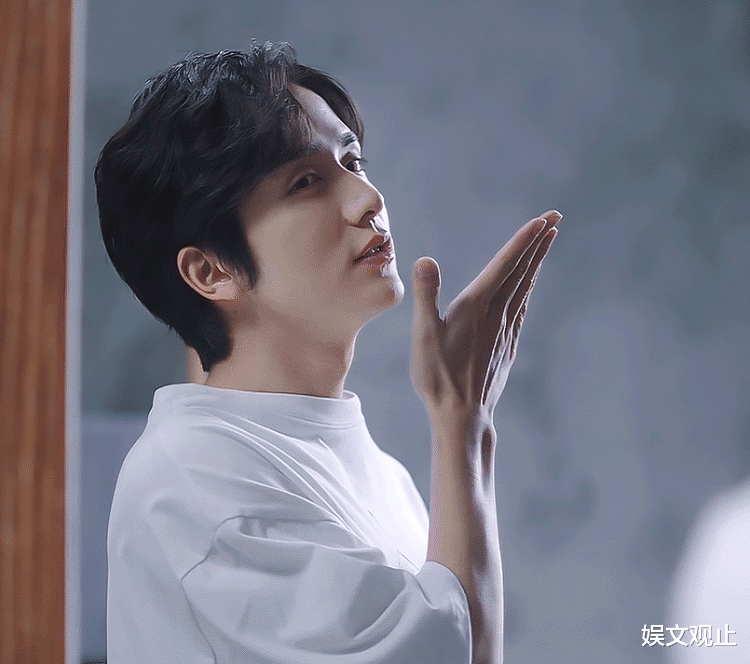 张新成|张新成演的女孩子，娇而不娘恰到好处，演技太好获观众一片称赞