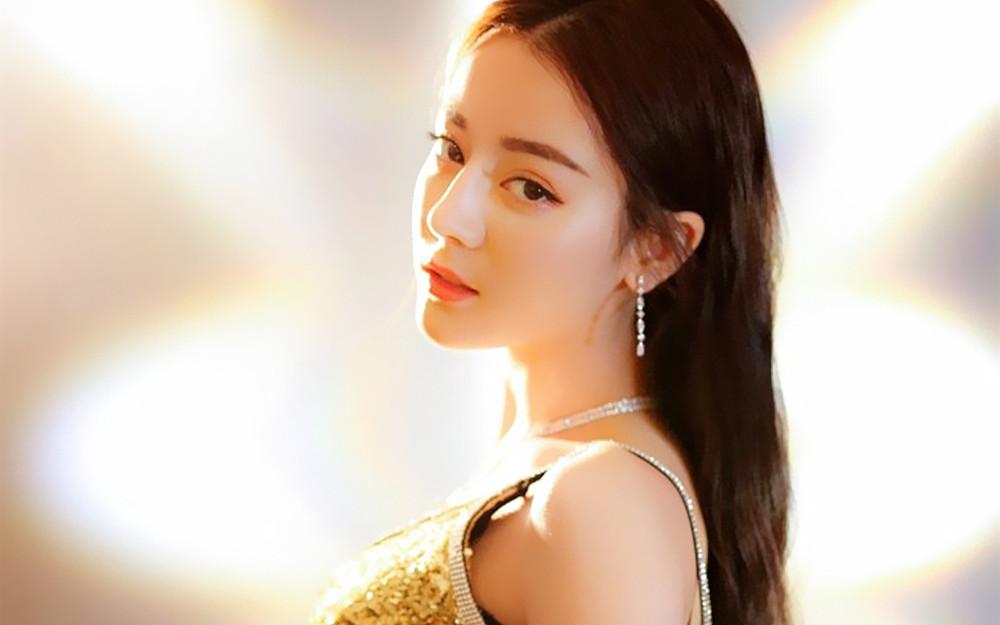 赵露思|赵露思搭戏杨洋惹争议，被指蹭男主热度，其实资源已是不能小觑