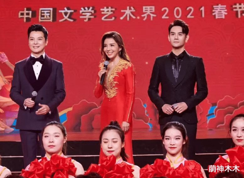 明星|超20位明星现身录制文联春晚，流量和当红小花齐聚，路透照片曝光