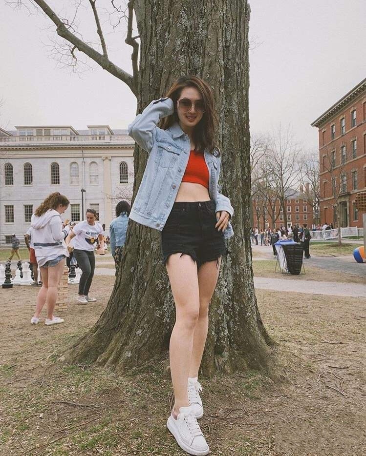 八只爪的猫|华为二公主在女团路上越走越远,穿露腰装宣传节目,比孟晚舟时髦