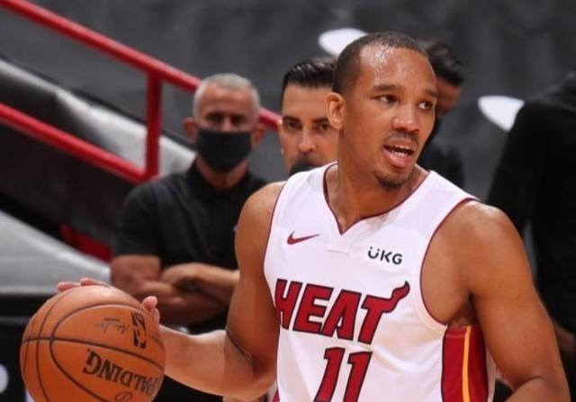 憨爸爸育儿|火箭真鸡贼！考虑交易16+6防守悍将，一个次轮就换！