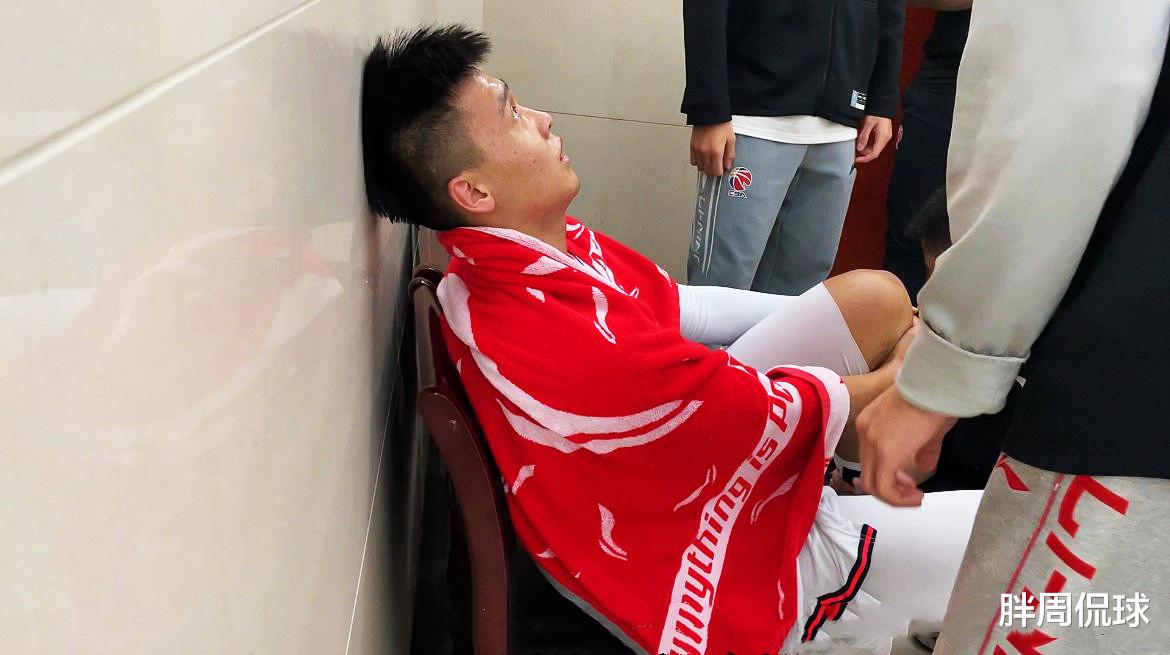 广东男篮|广东男篮深夜突传2个坏消息，杜锋晴天霹雳，或止步CBA季后赛八强
