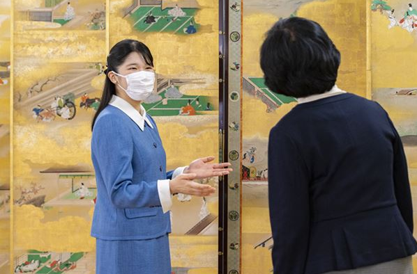 刘些宁|纪子妃连爱子公主的成人礼都懒得参加，演都不想演就是这么直接