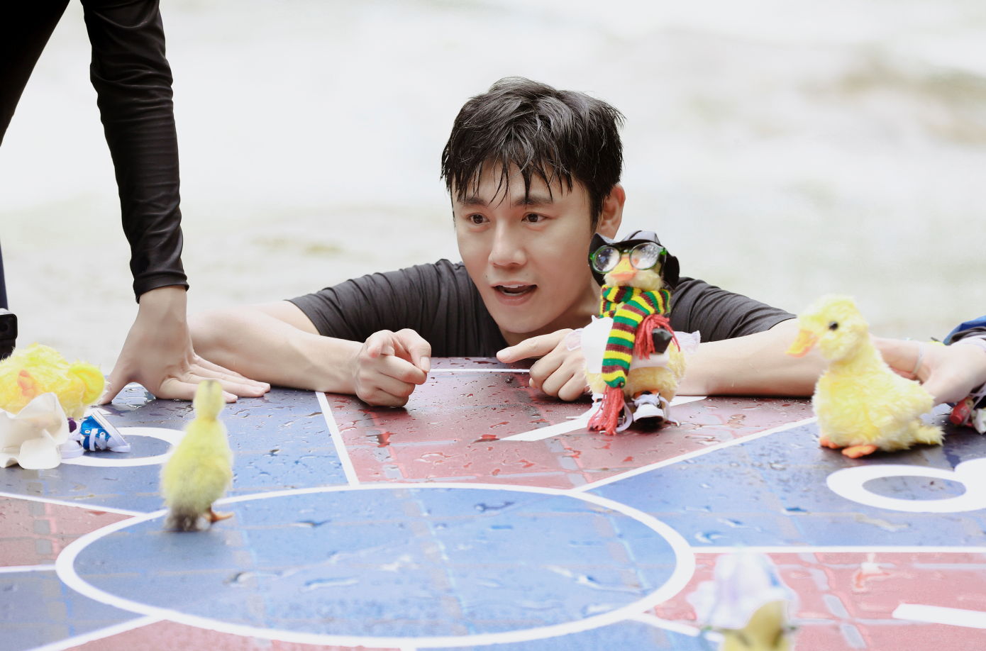 秦昊|秦昊的大度和机智“救”了极挑节目一命！翻船一事暴节目组安保问题