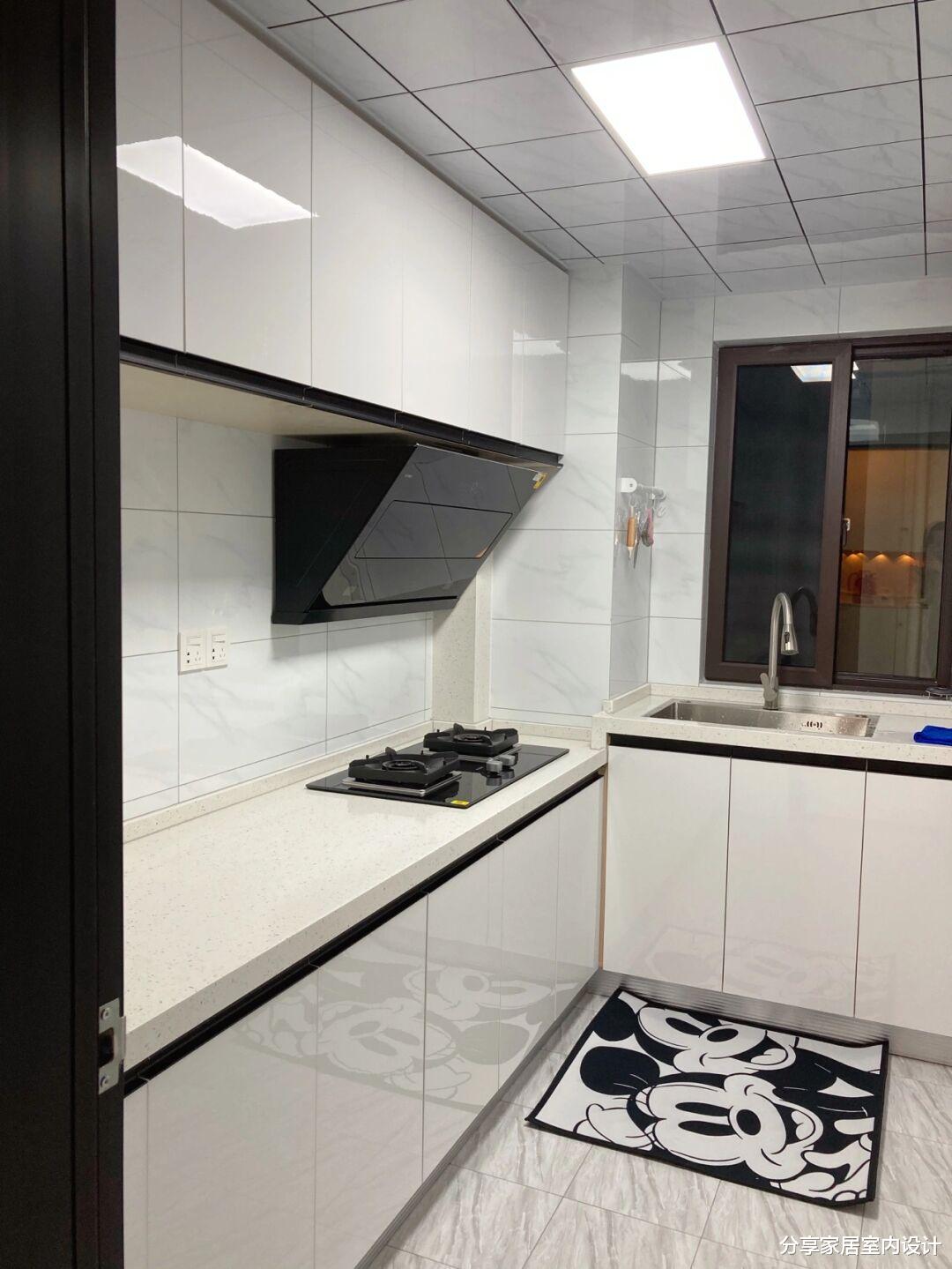 看了她家新房,不做吊顶,电视墙不做一点造型,真的太舒适啦!