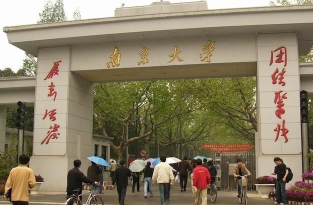 大学生|985大学生是不好带，还是有些拽？在华中大进行校招，没人投简历