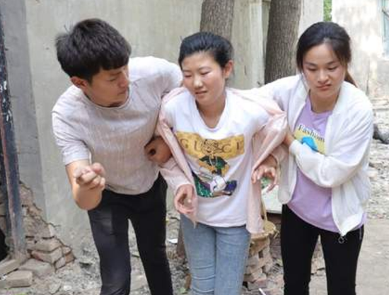 安妈育儿日|“上过大学”和“没上过大学”的女生，能有多大区别？差距真不小