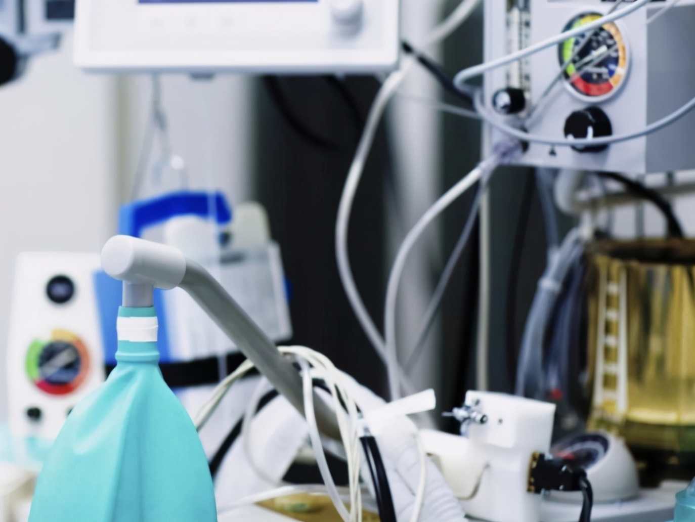 白鲸新视点 坚持“政治正确”,中国1万多台制氧气即将抵达,印度却拒绝接受好意