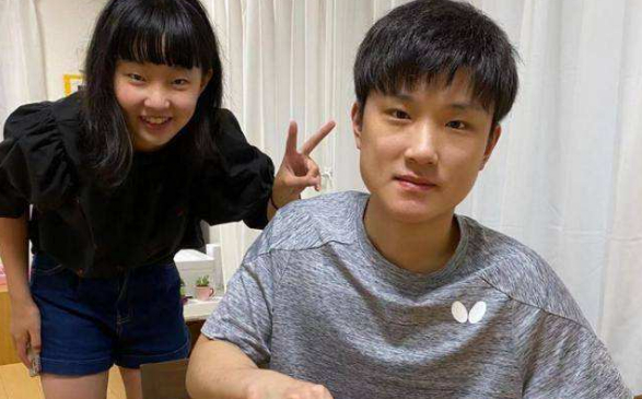 伊藤美誠|將全家出動！張本美和挑戰(zhàn)伊藤美誠，天才少女身高160，基因真好