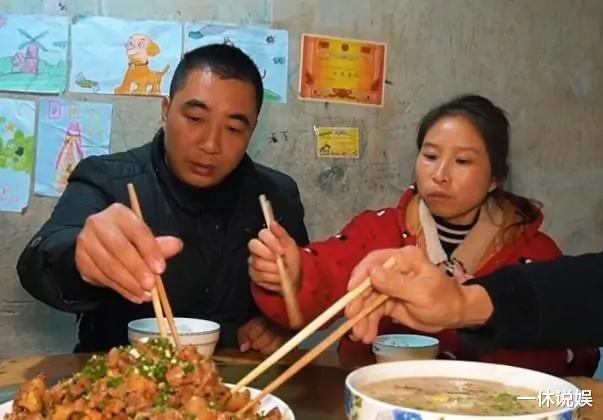 央视|网红牛爱芳、小春花翻车，桃子姐得央视称赞，同风格不同命运！