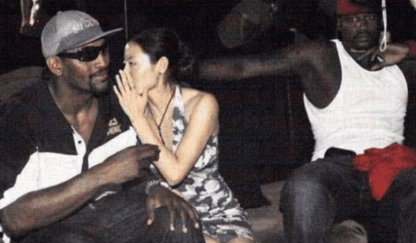 酒吧|中国女歌手和黑人球星相恋，被“折磨”至住院，分手后控诉对方家暴！