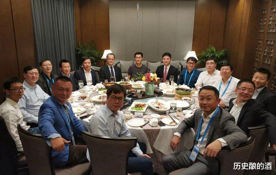 小曾|饭局上，老板让买包香烟，笨蛋才会真的跑去买烟，聪明人都这么做