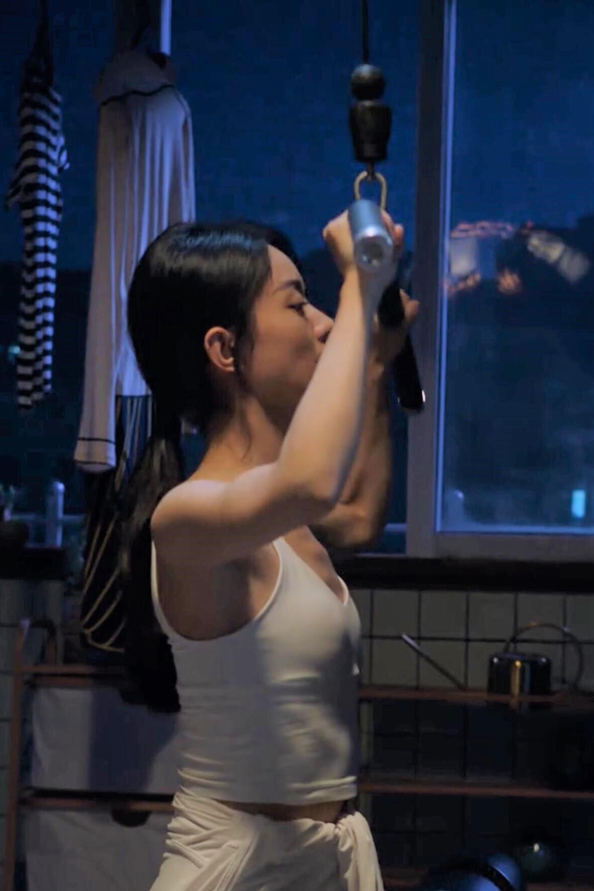 赵丽颖|2021年的影后，一定要颁给赵丽颖，她把悬疑剧女主角演活了