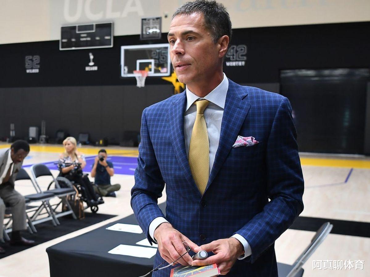 湖人队 4000万对换！火箭湖人酝酿2换2双赢交易，场均20+7控卫辅佐詹眉