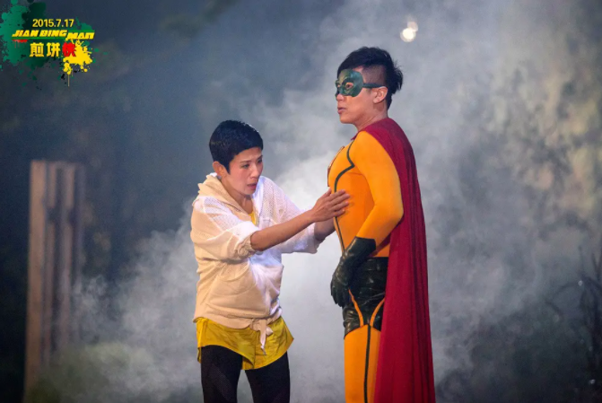 贾玲|李焕英票房破20亿！贾玲再创纪录，晋升中国导演处女作票房第二