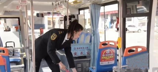 洛阳|河南洛阳：“公交西施”走红网络，乘客为交朋友，经常坐到终点站