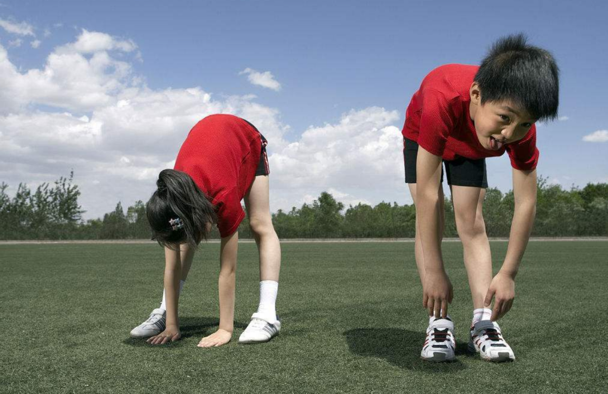 蔷薇妈妈育儿记|若不想毁掉孩子的身高，这3类运动别让娃过早接触，家长们要重视