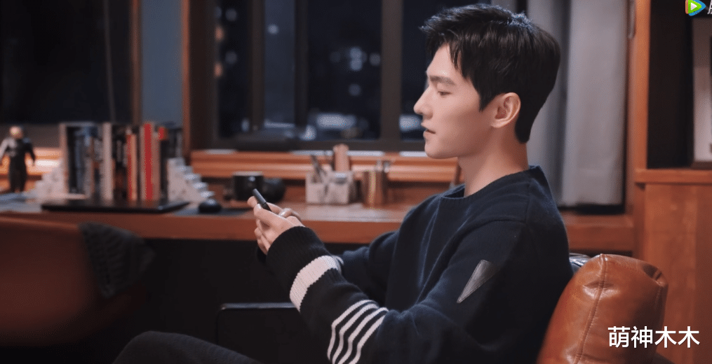 杨洋|《你是我的荣耀》首播！热巴演大明星无惧怼脸拍，杨洋成镶边男主