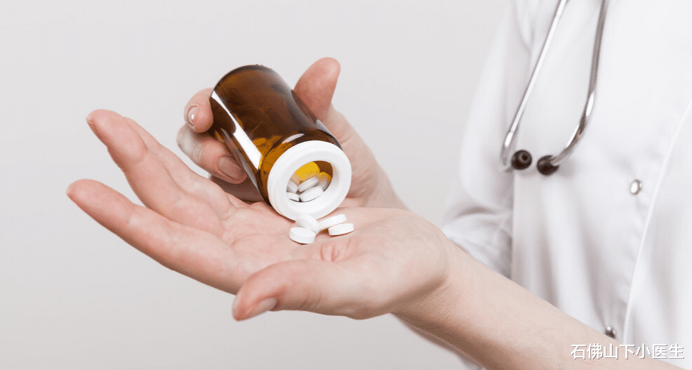 石佛山下小医生|高压135，低压95，需不需要吃药？有什么注意事项？