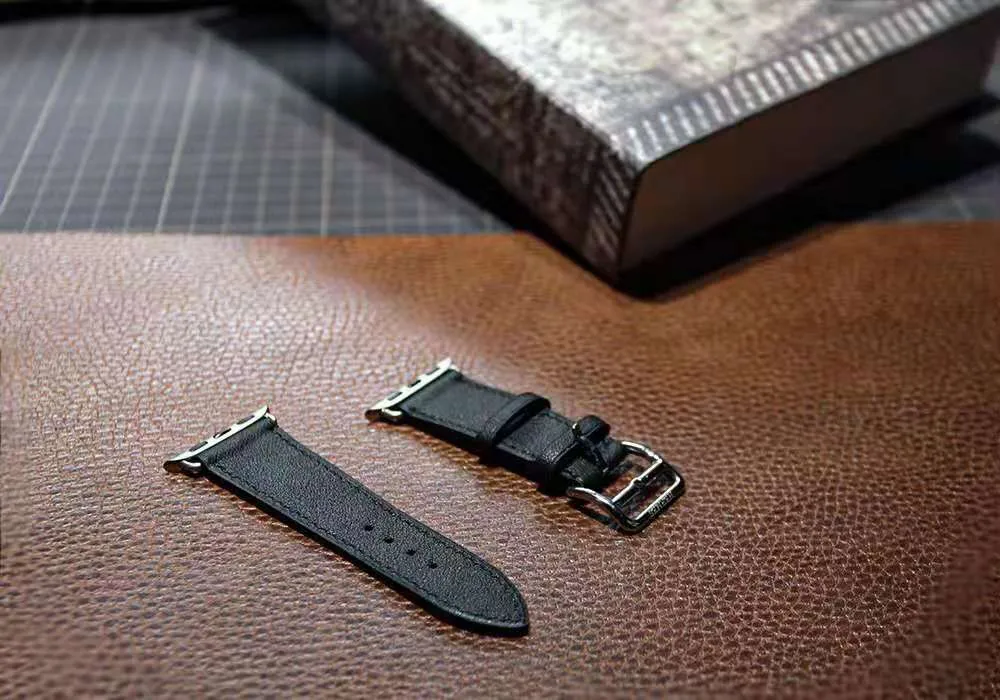 铭家匠遇|【定制案例分享】苹果黑色Swift小牛皮定制表带