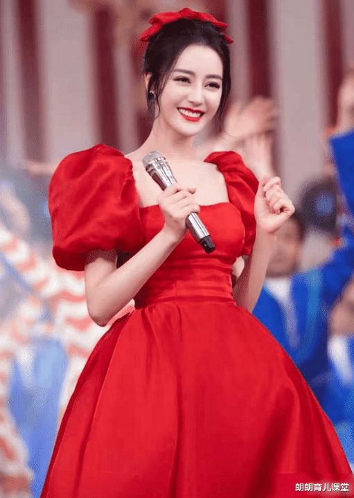 雷佳音|雷佳音称“老婆比热巴还漂亮”,原以为是玩笑,看到照片后服气了