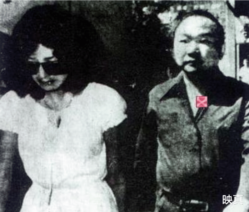 古龙|浪子古龙：下葬时48瓶XO酒陪葬，墓碑上四个大字令人怅然若失