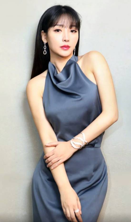 许晴|至今未婚的10位内地大龄女星，各有各的苦衷，最大52岁，最小37岁