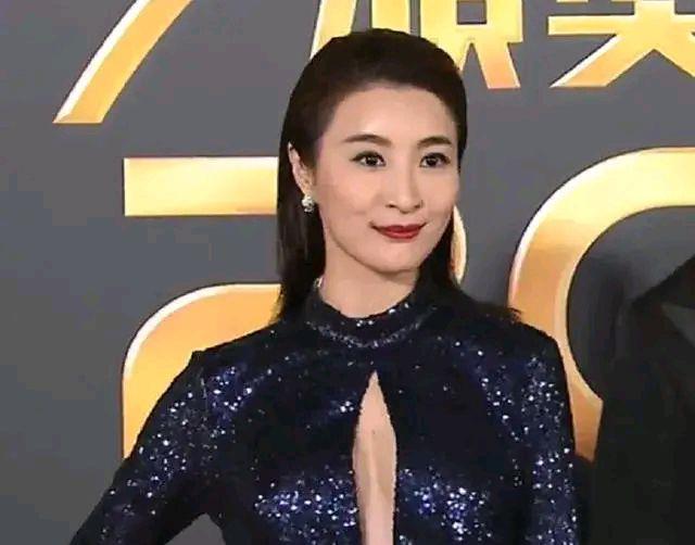 金晨|tvb红毯太让人意外了？谢娜真的变了？新年第一个惊讶是金晨给的？