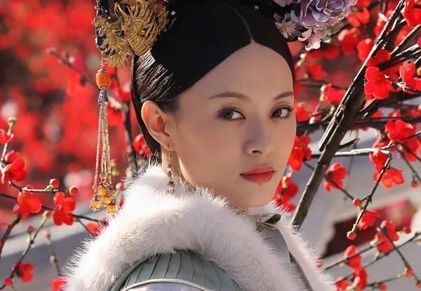 榴莲紫谈情感|《甄嬛传》原著：甄嬛倚梅园偶遇是凑巧？身边隐藏最深的还是她