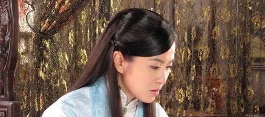 柳岩|她被誉为“绯闻女王”，曾插足张卫健的恋情，与男友前任吵上法庭